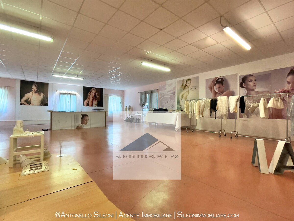 LOCALE USO LABORATORIO E UFFICIOI DI RECENTE COSTRUZIONE — foto 4