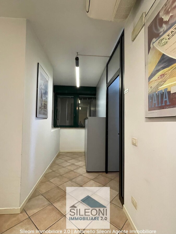 UFFICIO IN VENDITA A PIEDIRIPA DI MACERATA — foto 14