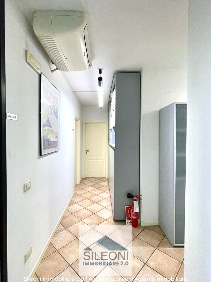UFFICIO IN VENDITA A PIEDIRIPA DI MACERATA — foto 13