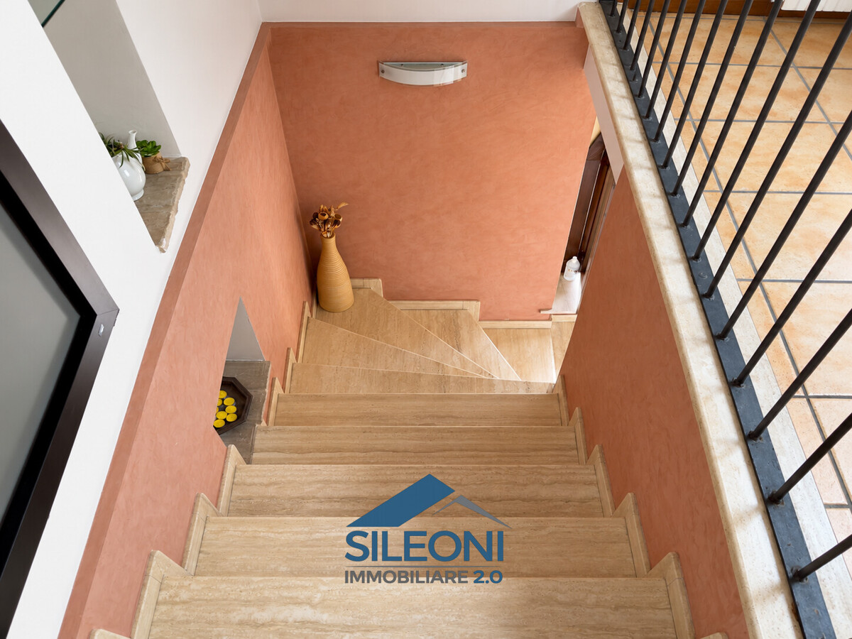 Appartamento mansardato a Corneto con terrazzo panoramico e ascensore — foto 5