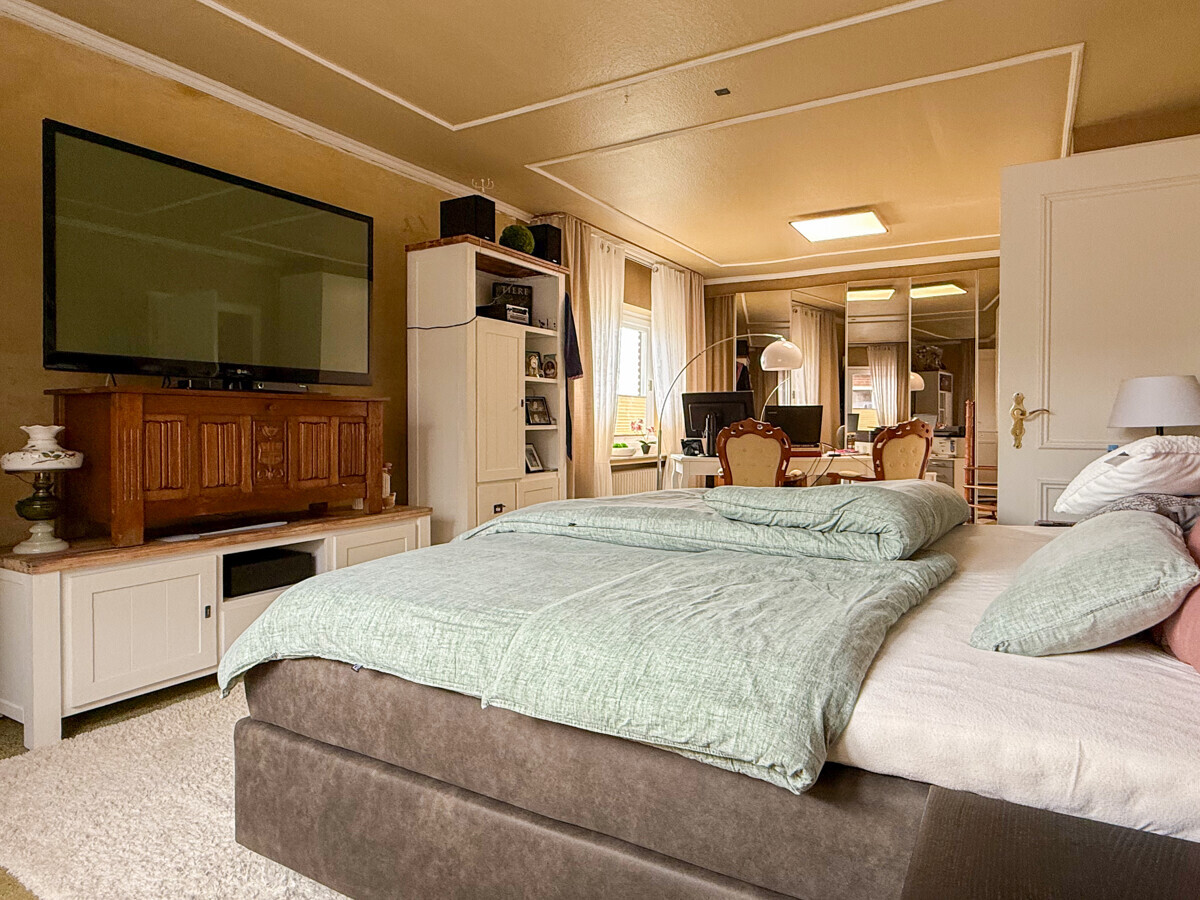 Schlafzimmer 1