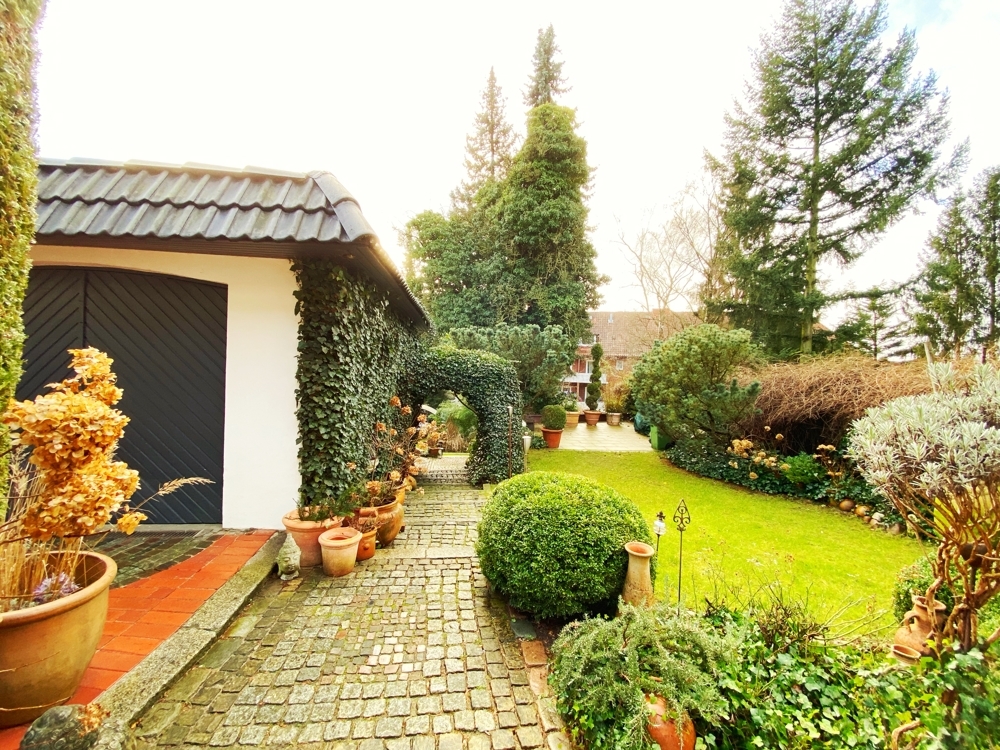 Garage/ Garten
