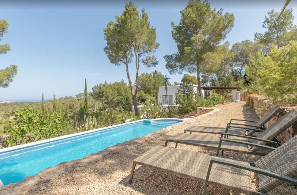 Pool mit Meerblick