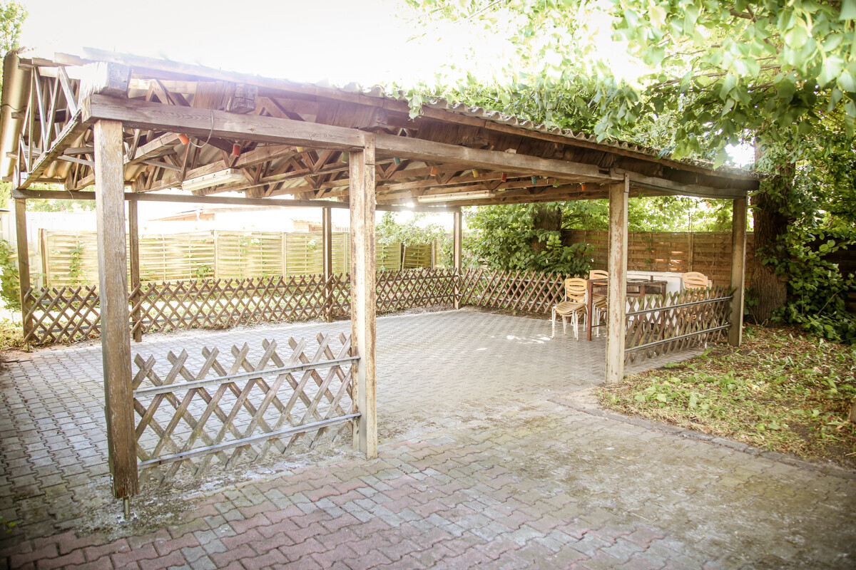 Unterstand - Hinterhof