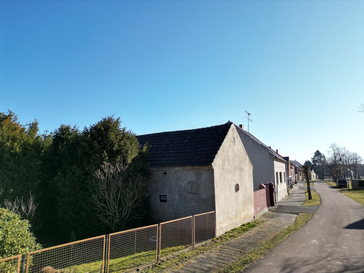 Grundstück hinter Nebengelass