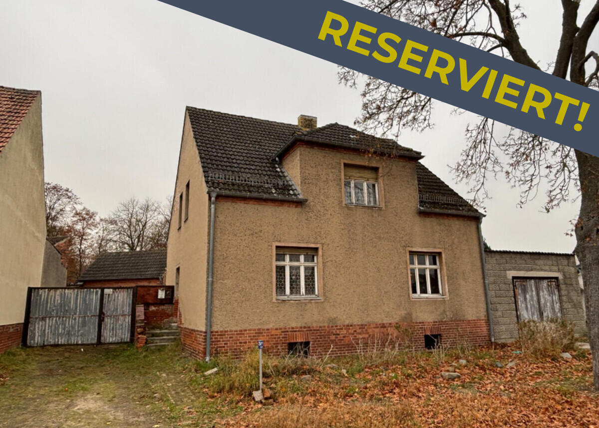 Vorderseite - Zugangstreppe Eingang - Tor