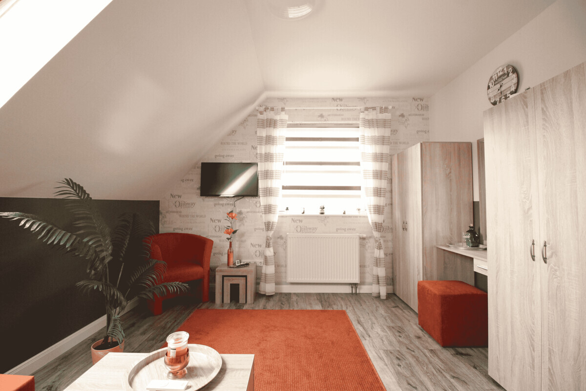 1. OG - Gästezimmer - Sicht zum Fenster