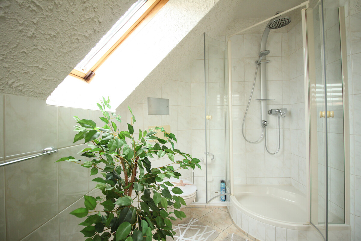 1. OG - Badezimmer - Dusche