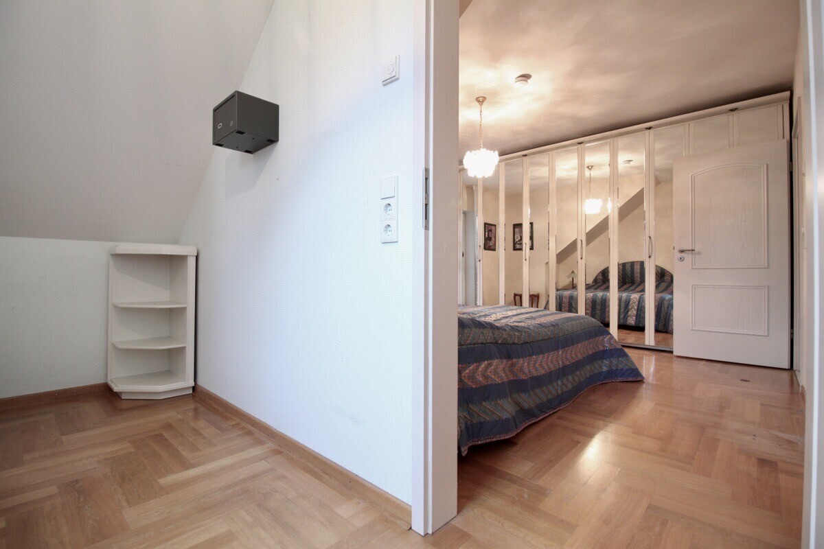 Ankleidezimmer - Sicht z. Schlafzimmer