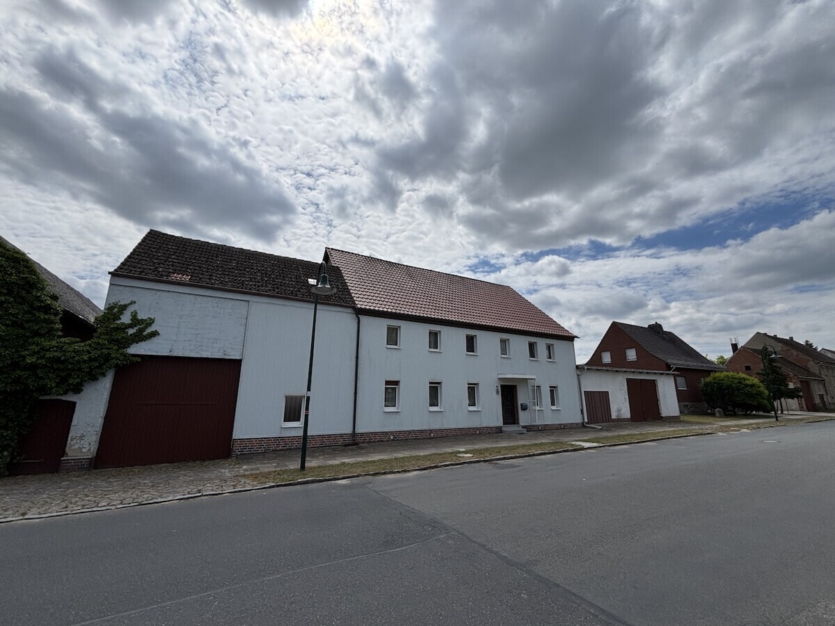 Straßenansicht