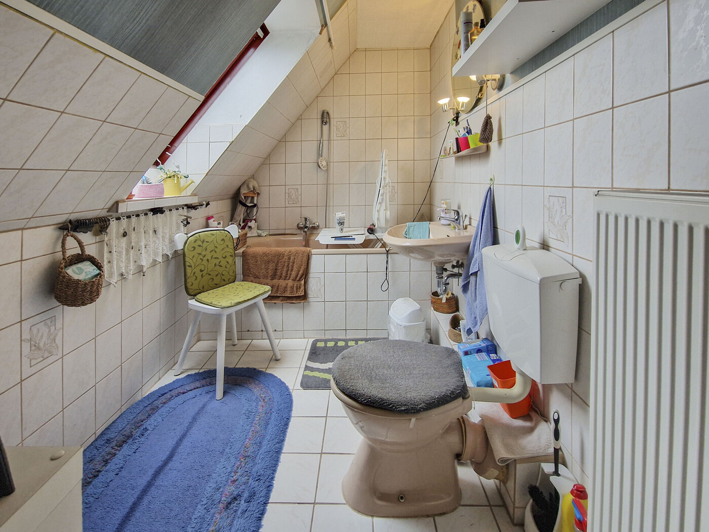 Badezimmer im DG