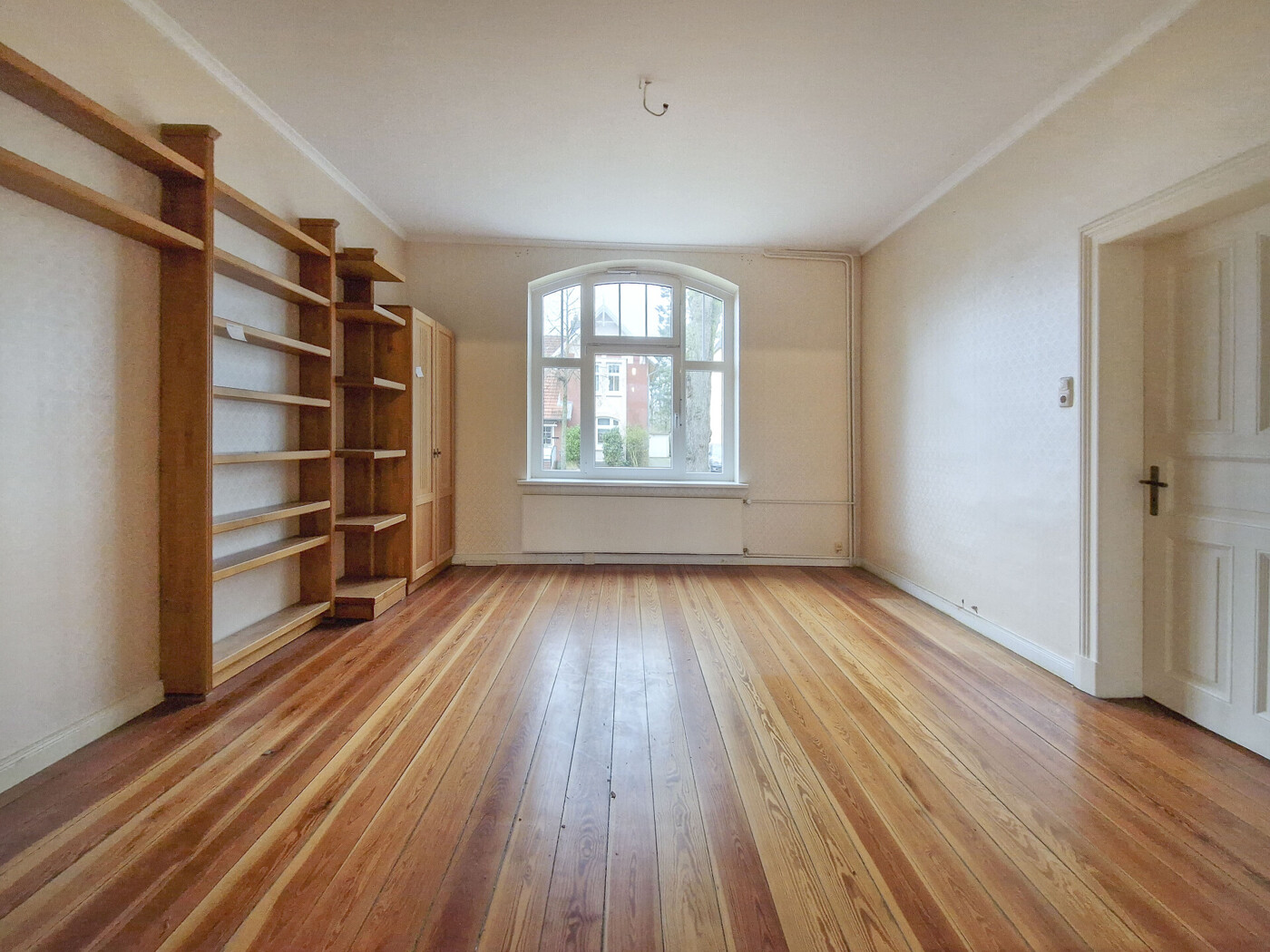 Büro  Bibliothek im Erdgeschoss