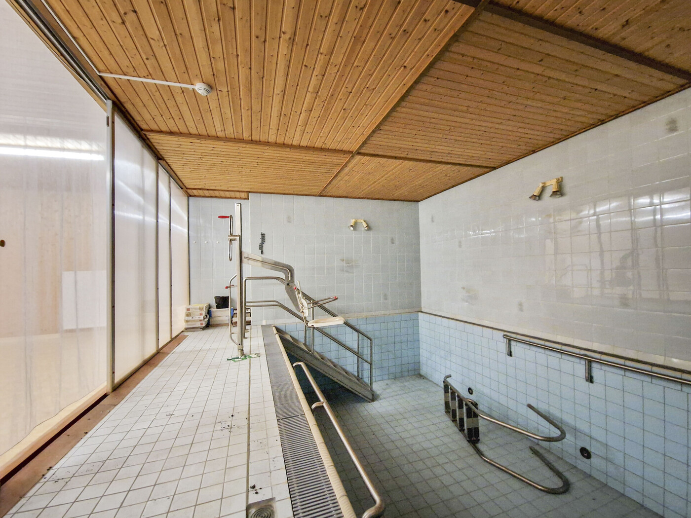 Schwimmbad im Keller