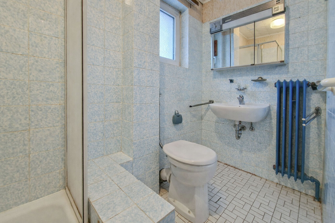 Badezimmer im Erdgeschoss