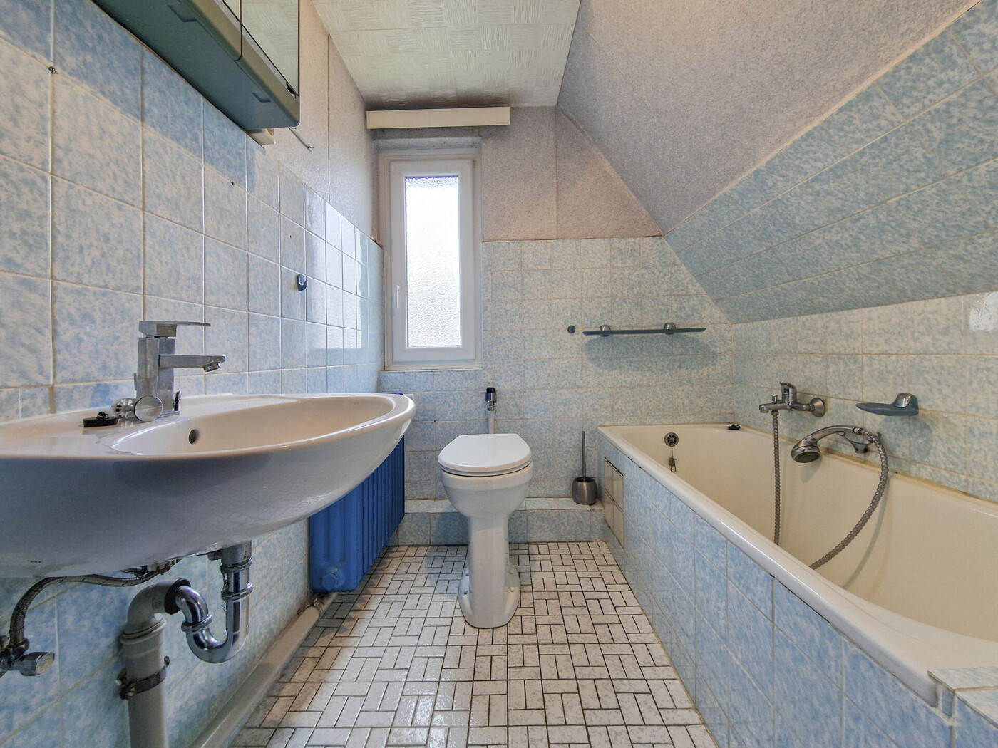 Badezimmer im Dachgeschoss