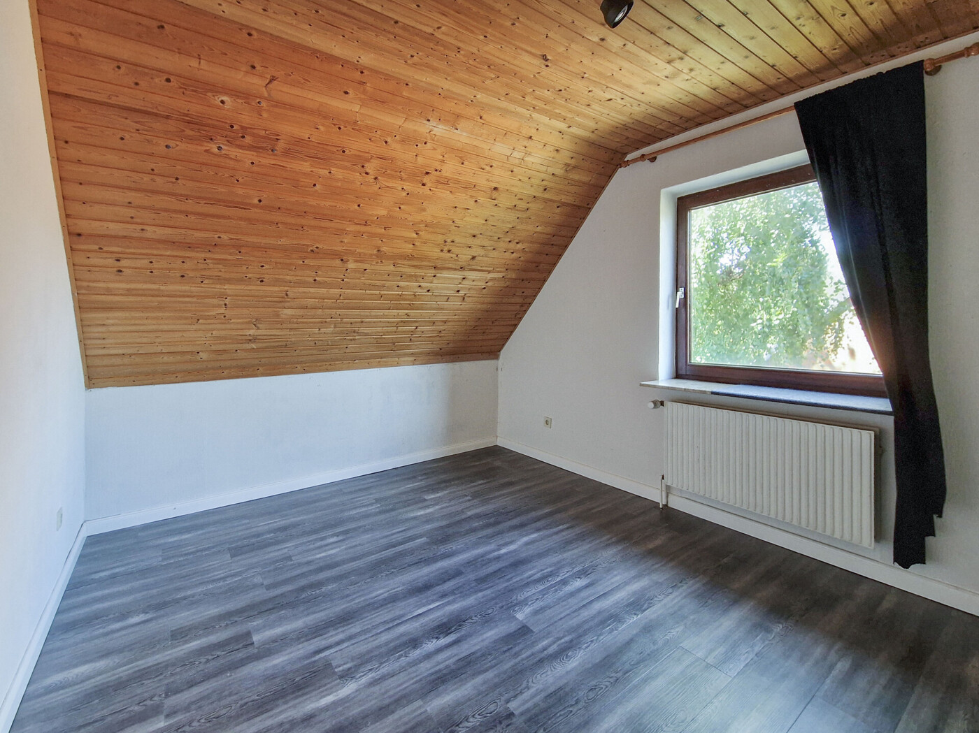 Wohnung 1 - Schlafzimmer