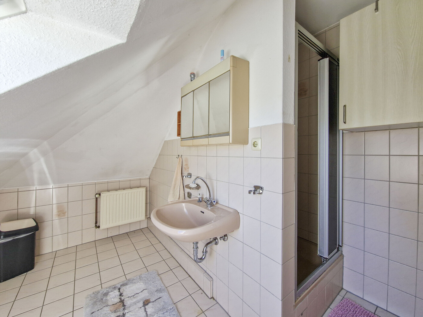 Badezimmer im Dachgeschoss