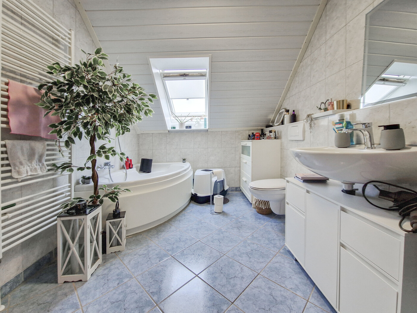 DG-Wohnung - Badezimmer