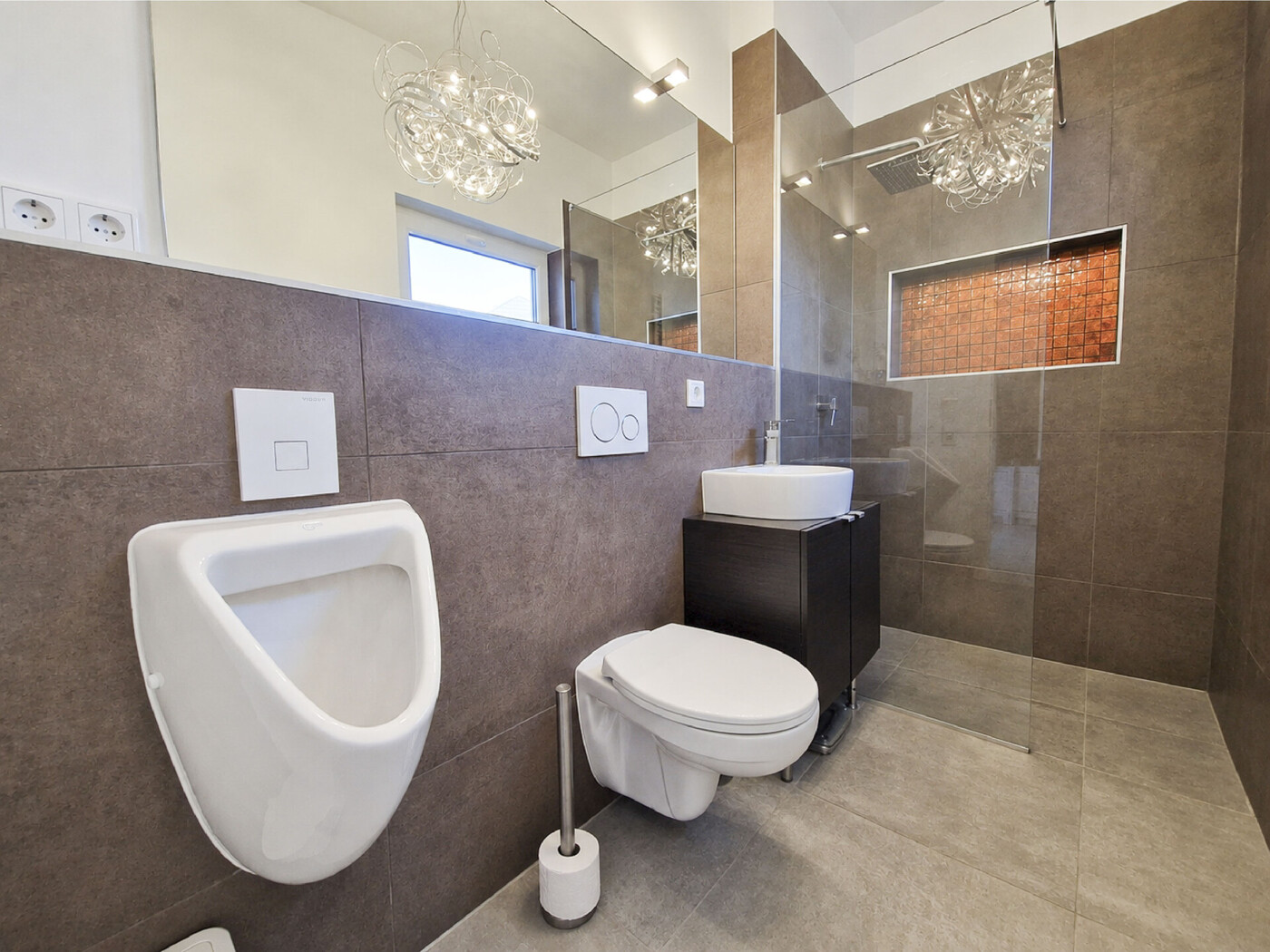 Badezimmer im Erdgeschoss