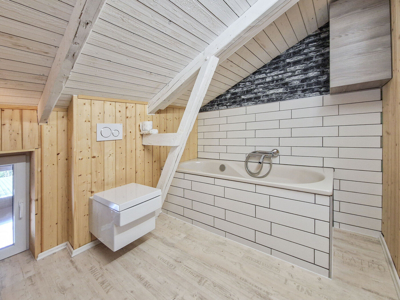 Badezimmer im DG