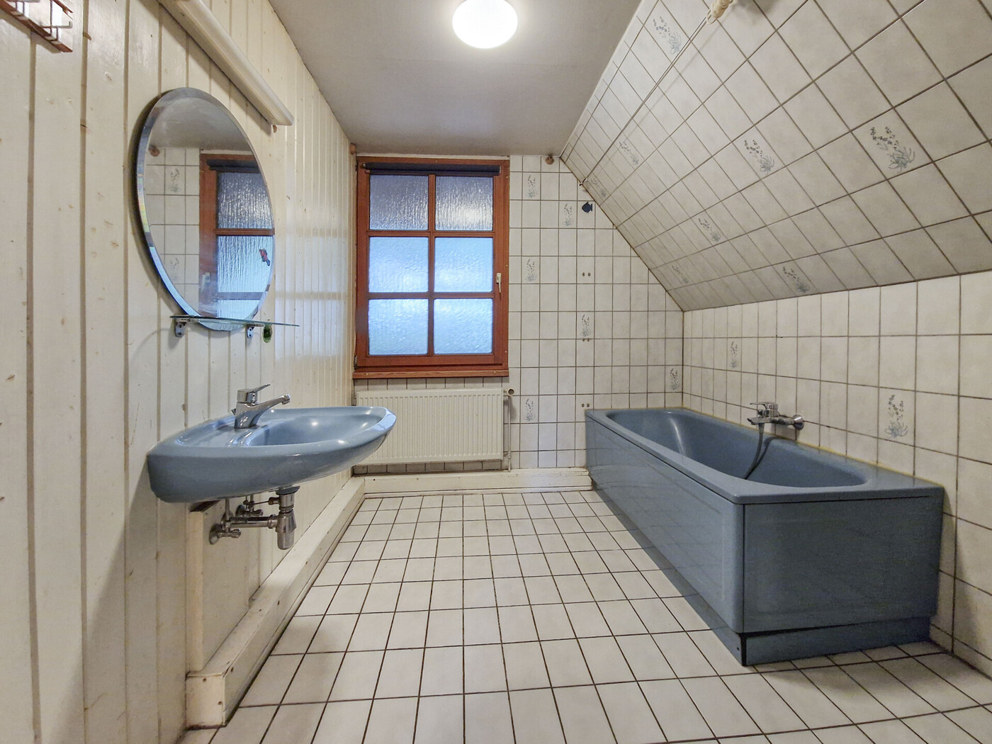Badezimmer im DG