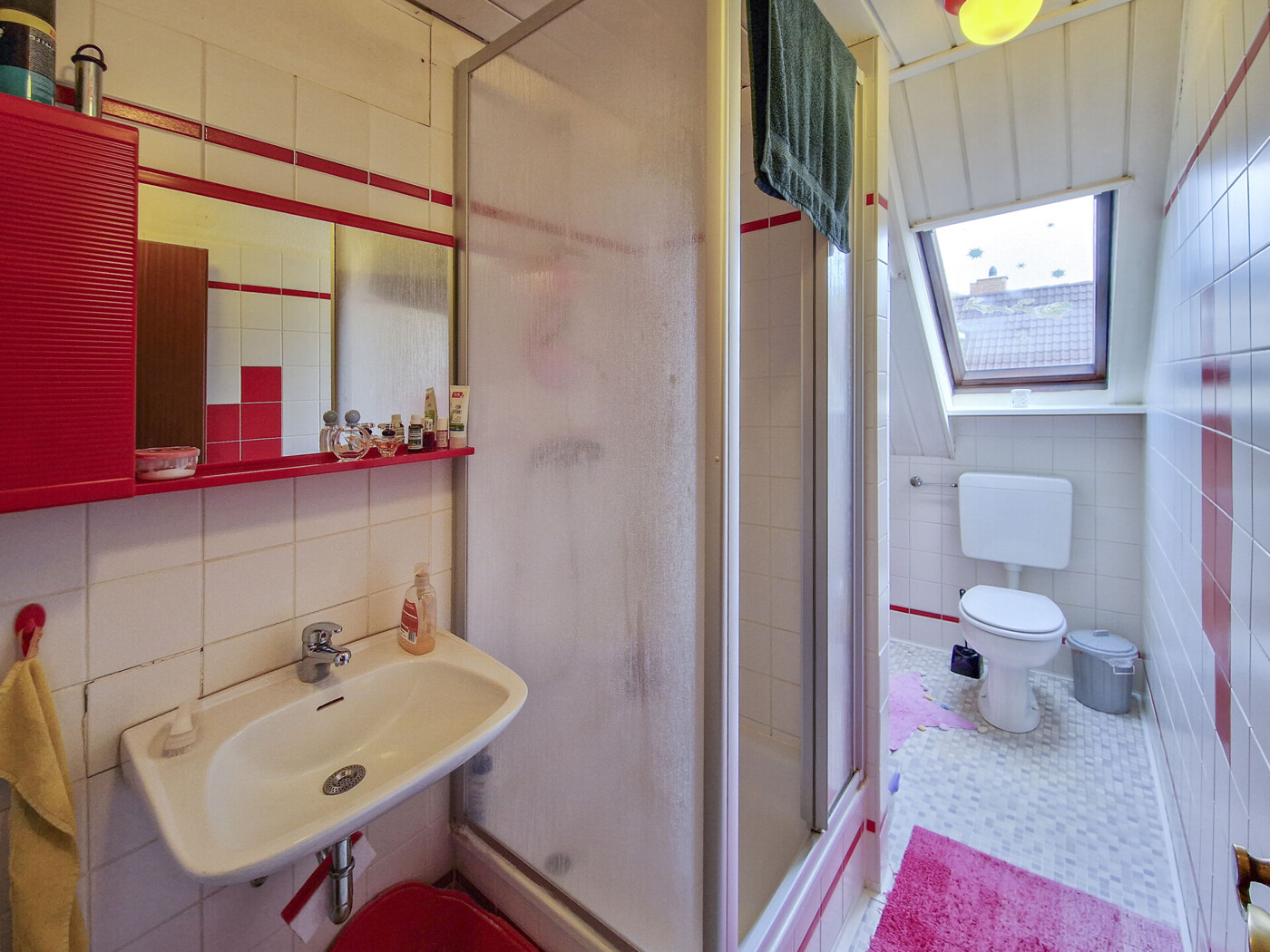 Badezimmer im DG