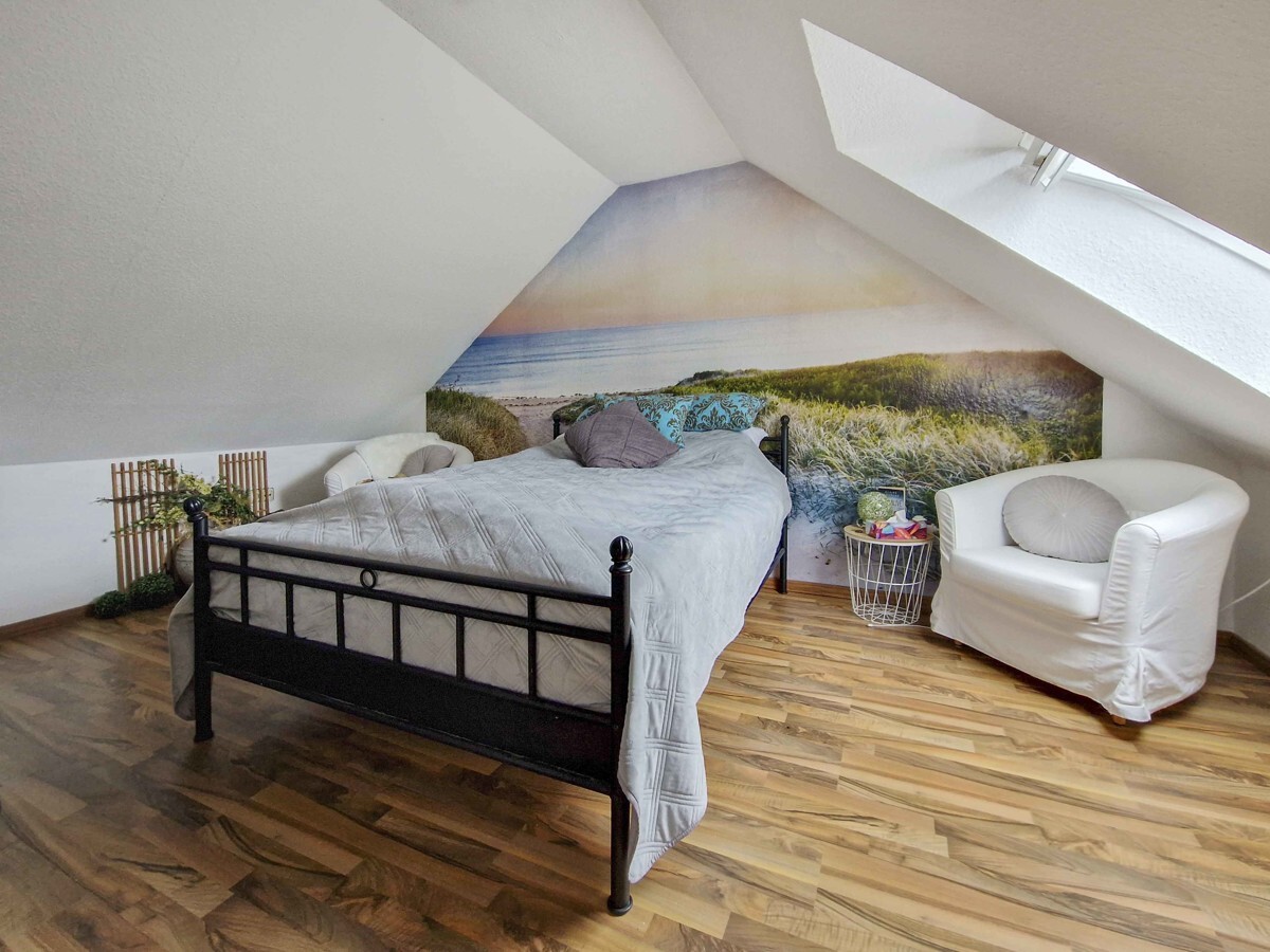 DG-Wohnung Zimmer im Spitzboden