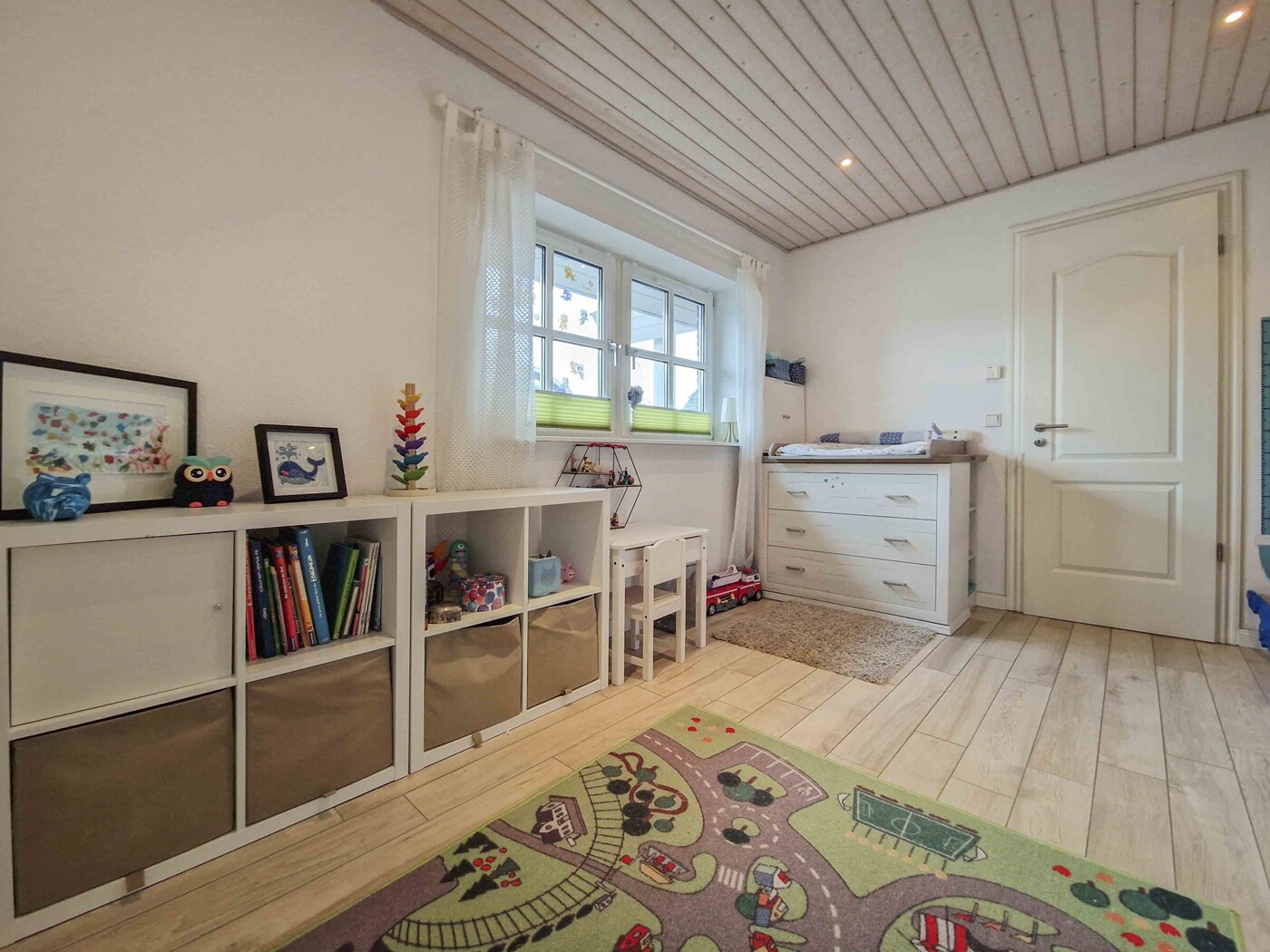 individuell nutzbares Zimmer im EG