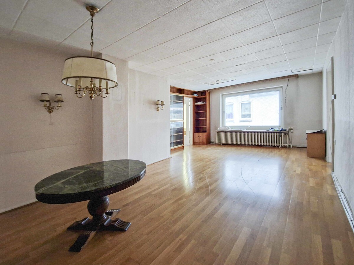 individuell nutzbares Zimmer im OG