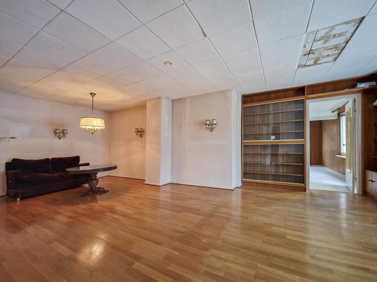 individuell nutzbares Zimmer im OG