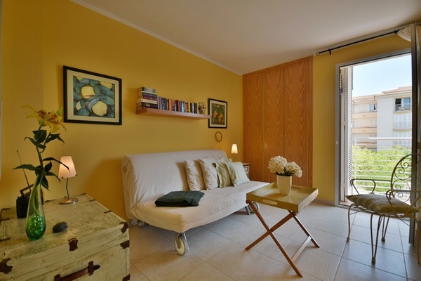 13 Third bedroom with balcony 13 Third bedroom with balcony