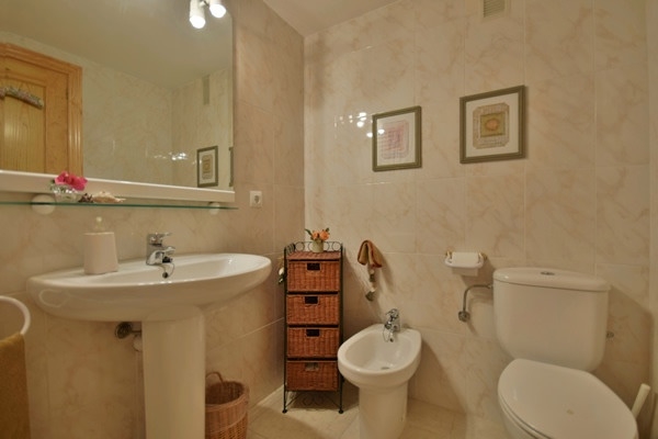 16 Second bathroom 2 16 Second bathroom 2
