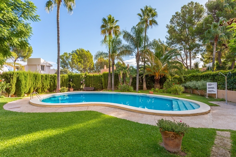 Kaufen in eine Wohnanlage mit Pool Kaufen in eine Wohnanlage mit Pool