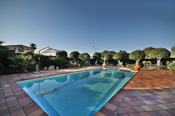 Villa mit Pool Villa mit Pool