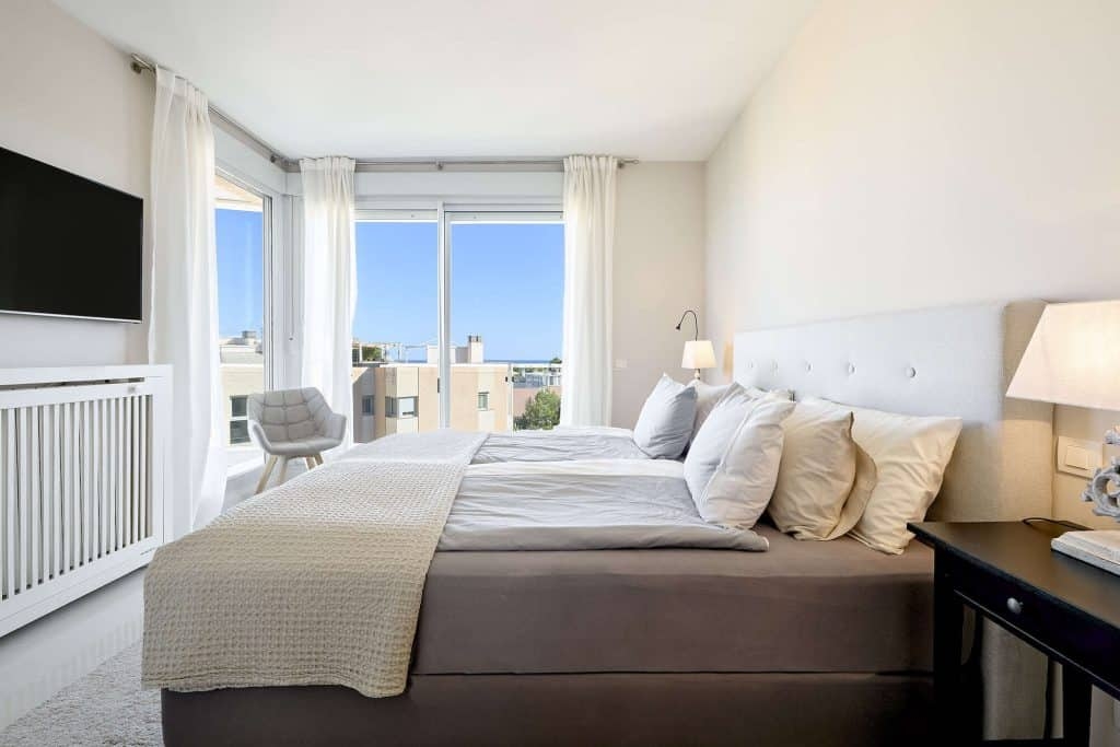 3 bedrooms 3 bedrooms