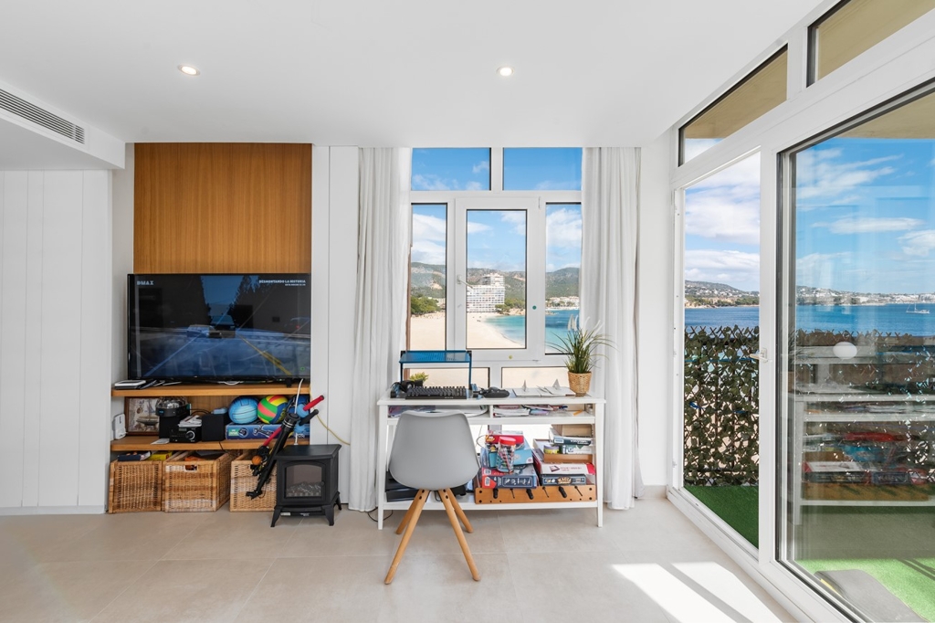 for sale Palmanova Beach for sale Palmanova Beach