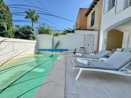 Casa con piscina privada en venta en hermosa residencia de golf