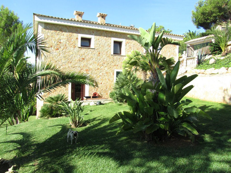 Villa mit Garten Villa mit Garten