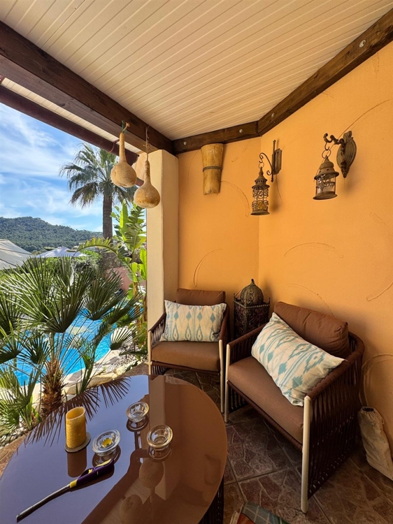 Kl. Terrasse vor dem Wohnzimmer 