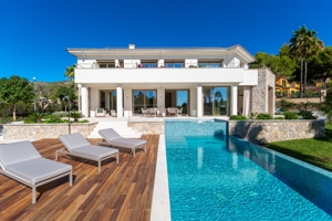 Luxuriöse Neubau Villa in bester Lage in Bendinat mit Meerblick