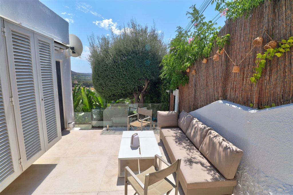 IP2-10859 017A30 025 Public