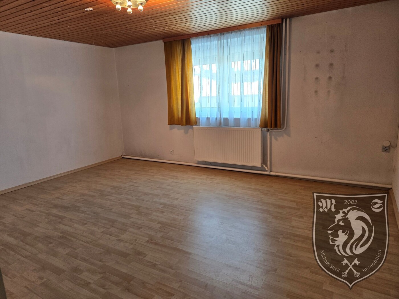 Zimmer 1, UG