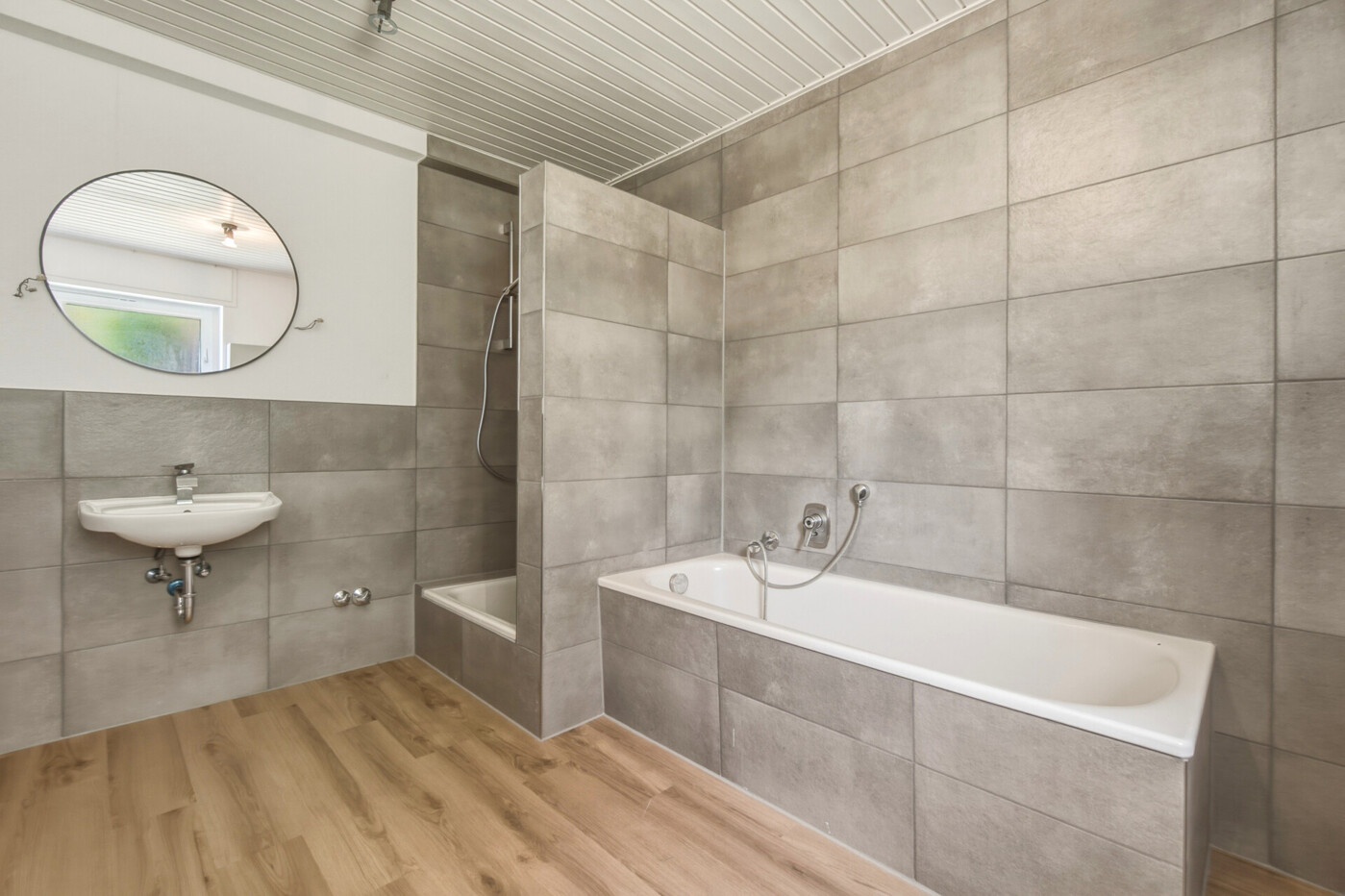 Souterrain Wohnung