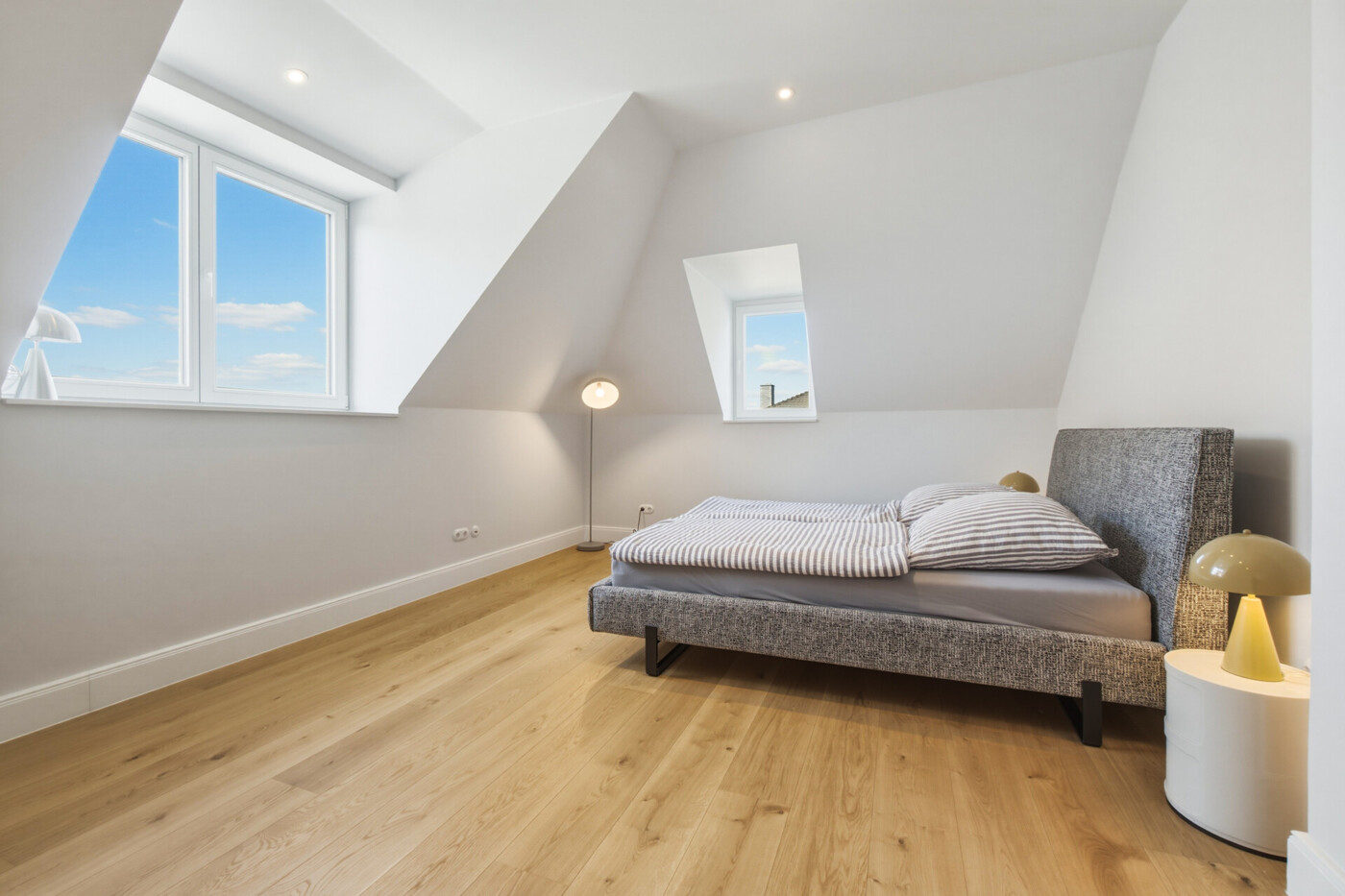 Schlafzimmer 1