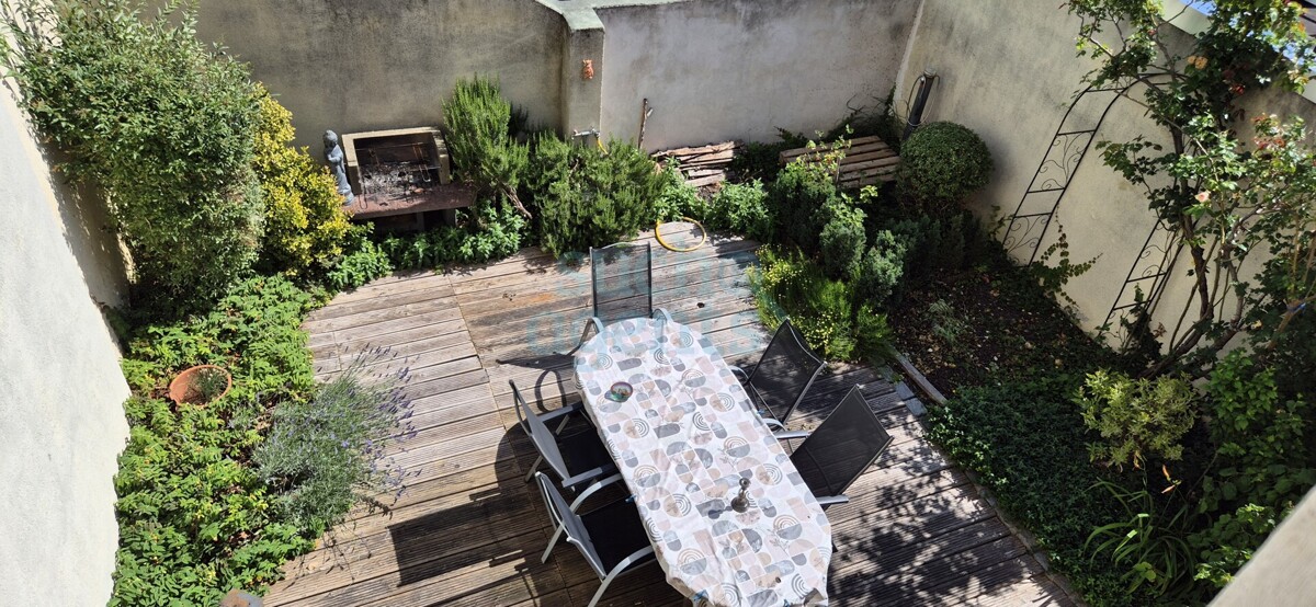 1057 Garten