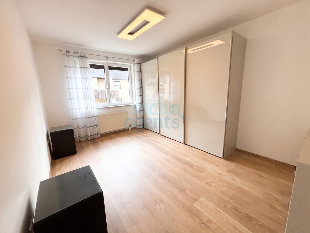 Neuer Preis! Sanierte 2-Zimmer-Wohnung mit Südbalkon, Tiefgarage und großem Keller