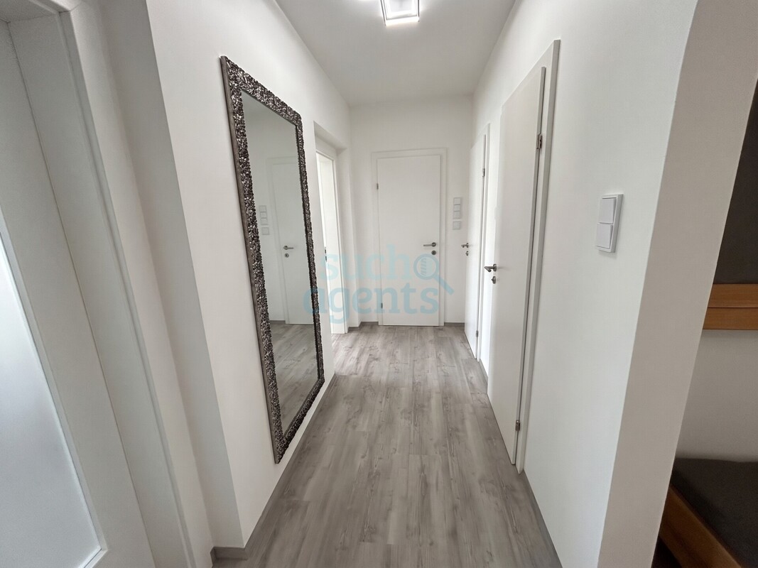Neuer Preis! Sanierte 2-Zimmer-Wohnung mit Südbalkon, Tiefgarage und großem Keller