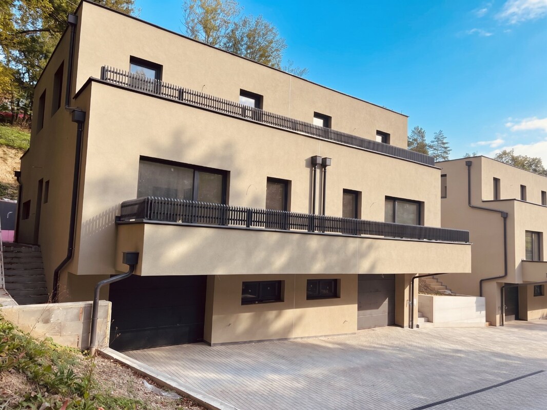 Energieeffizient wohnen: Doppelhaushälfte mit Garten, Garage, Keller & Fußbodenheizung