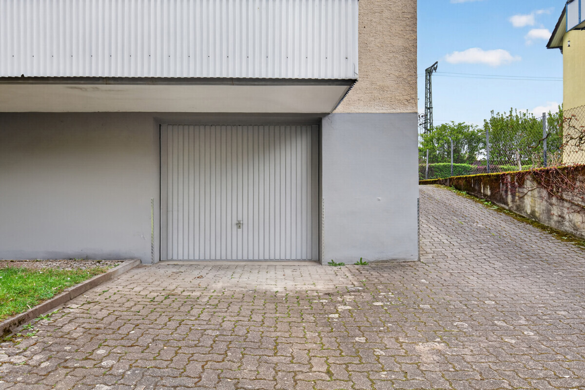Garage mit Zugang zum Haus
