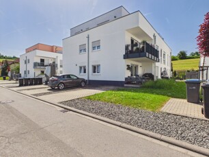 Erdgeschosswohnung mit Terrasse